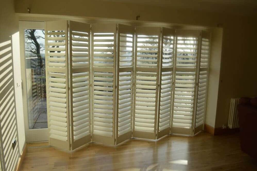 Tracked shutters (10)